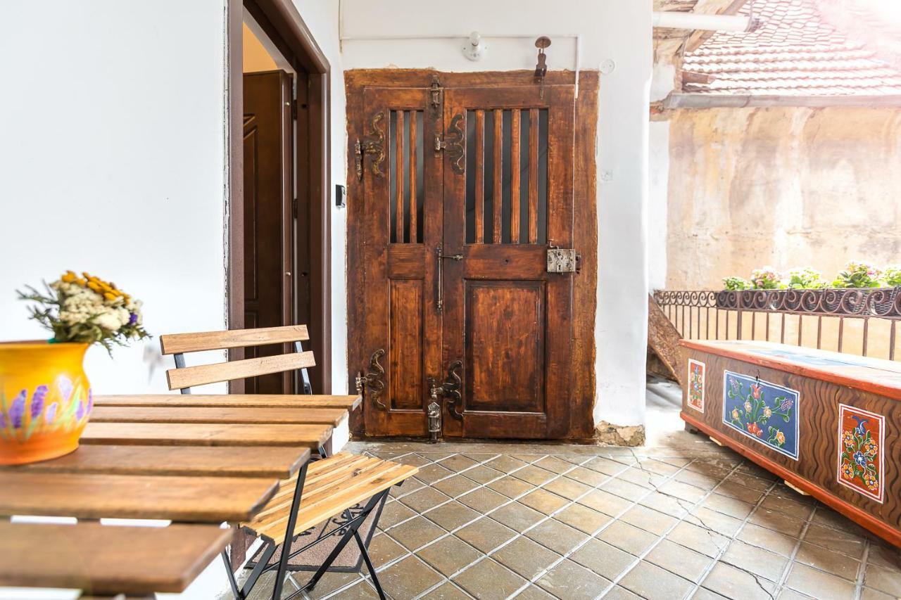 Saint John'S 22 Brasov Apartment Exterior photo